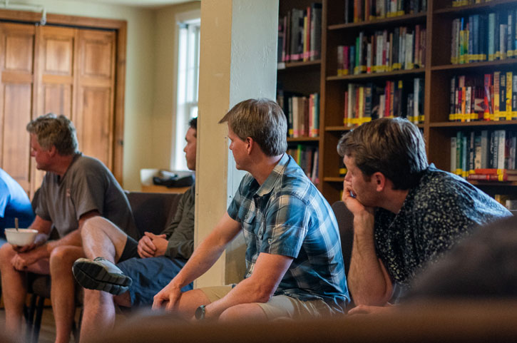 Residential-treatment-vs-inpatient-treatment - Jaywalker men learning the difference between residential treatment vs inpatient